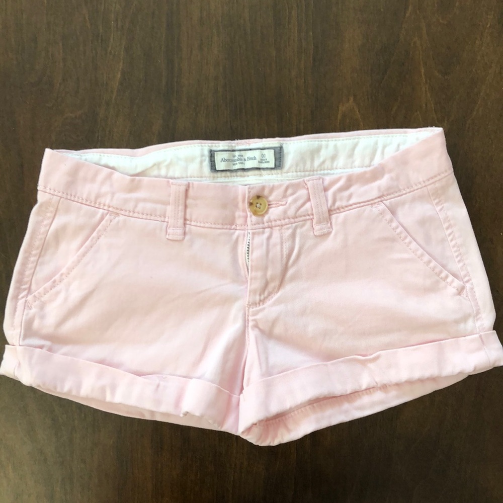 Abercrombie & Fitch pink cuffed shorts size 00